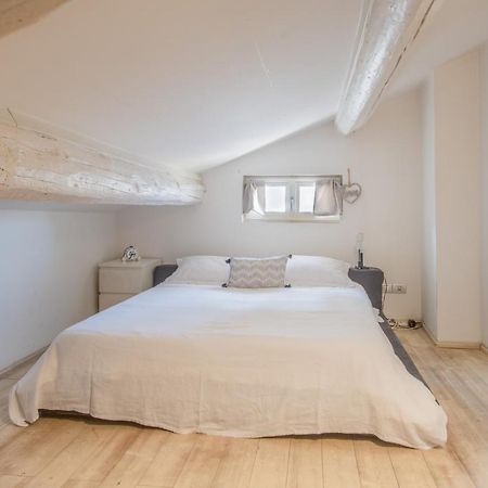 Stunning Top Floor Flat In The Heart Of เวโรนา ภายนอก รูปภาพ