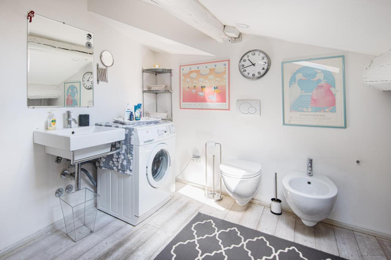 Stunning Top Floor Flat In The Heart Of เวโรนา ภายนอก รูปภาพ