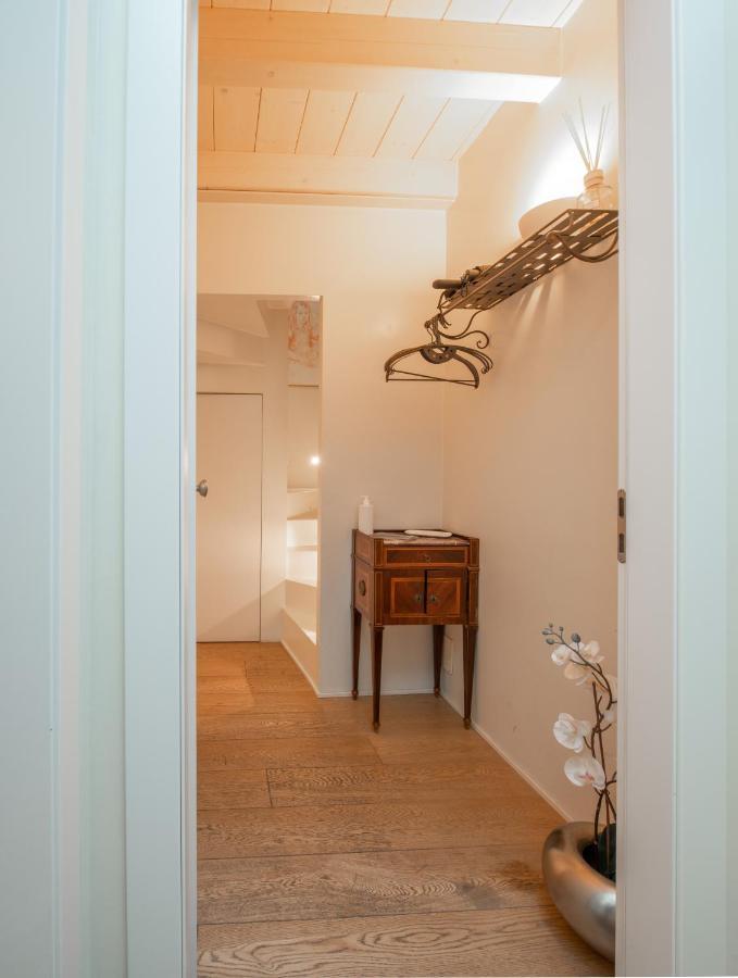 Stunning Top Floor Flat In The Heart Of เวโรนา ภายนอก รูปภาพ