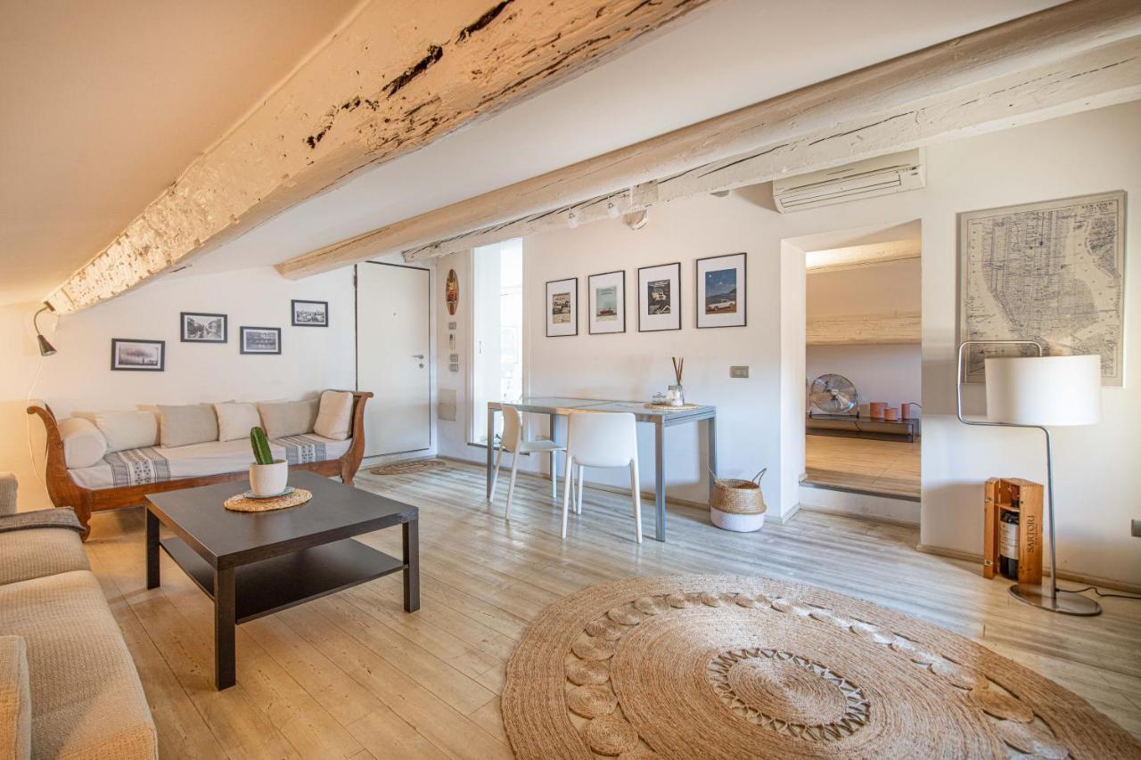 Stunning Top Floor Flat In The Heart Of เวโรนา ภายนอก รูปภาพ