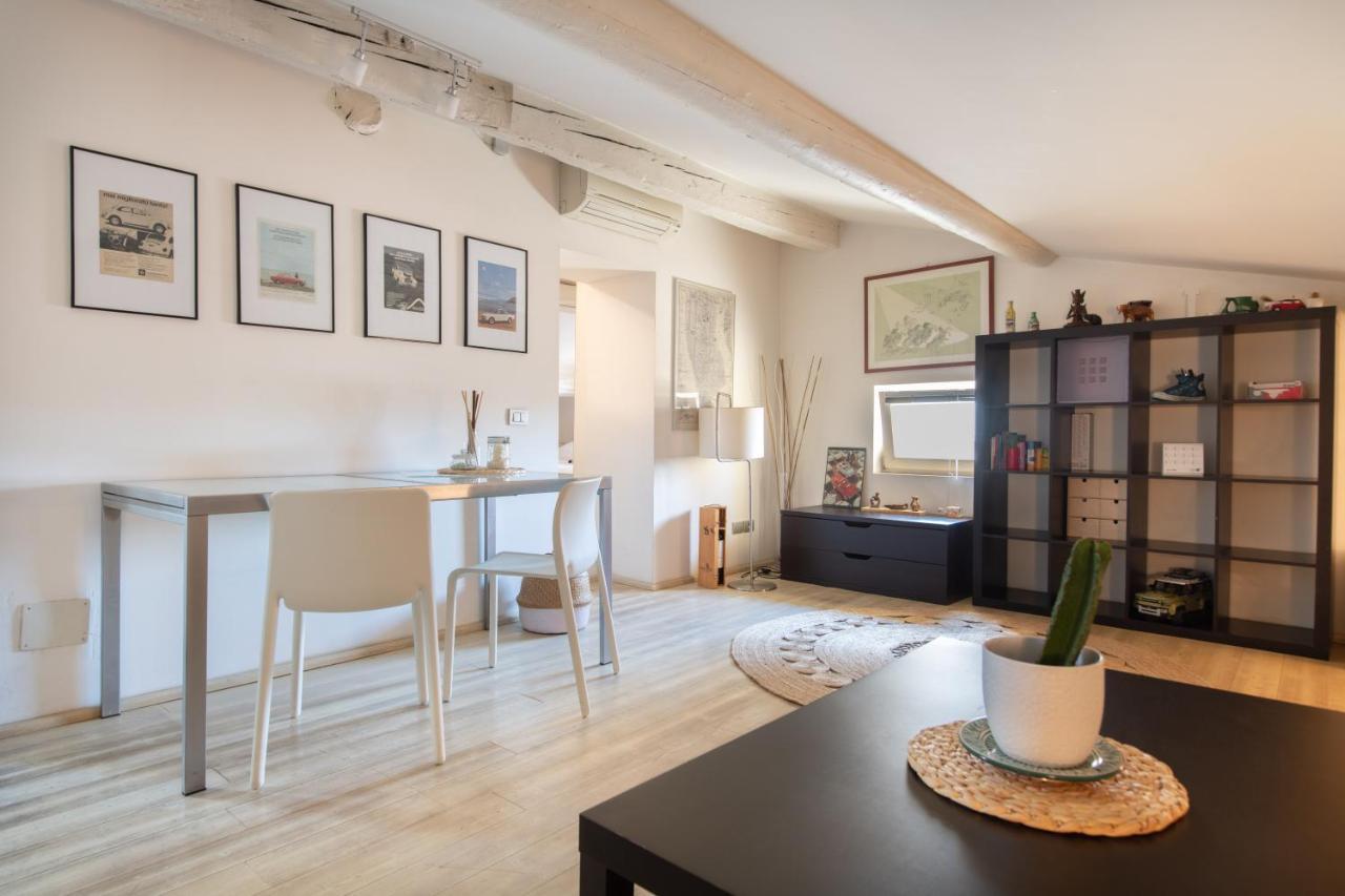 Stunning Top Floor Flat In The Heart Of เวโรนา ภายนอก รูปภาพ