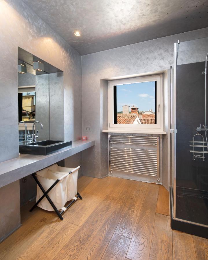 Stunning Top Floor Flat In The Heart Of เวโรนา ภายนอก รูปภาพ